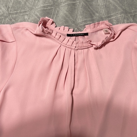 SHORT Sleeve Ruffle Trim
Pleat Top - Picture 3 of 4